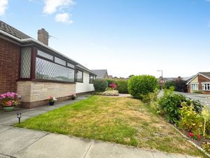 Front Garden- click for photo gallery
